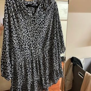 Navy blue + white Banana Republic shift dress